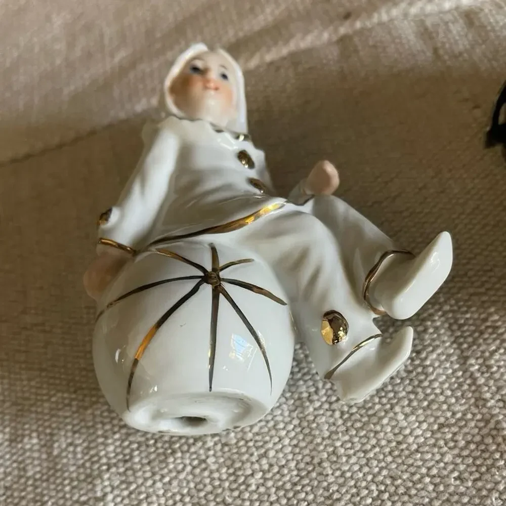 Vintage 80’s porcelain lady clown mime figurine